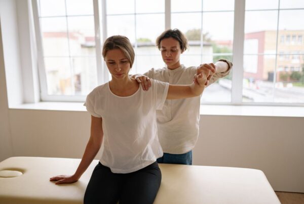 Sesión de fisioterapia en Clínica Runa Tres Cantos